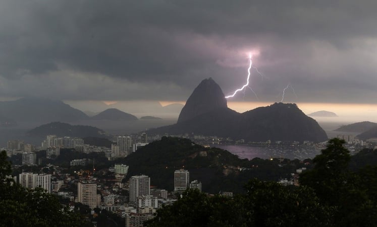 Thunderstorm in Brazil (credit: Fox Sports)