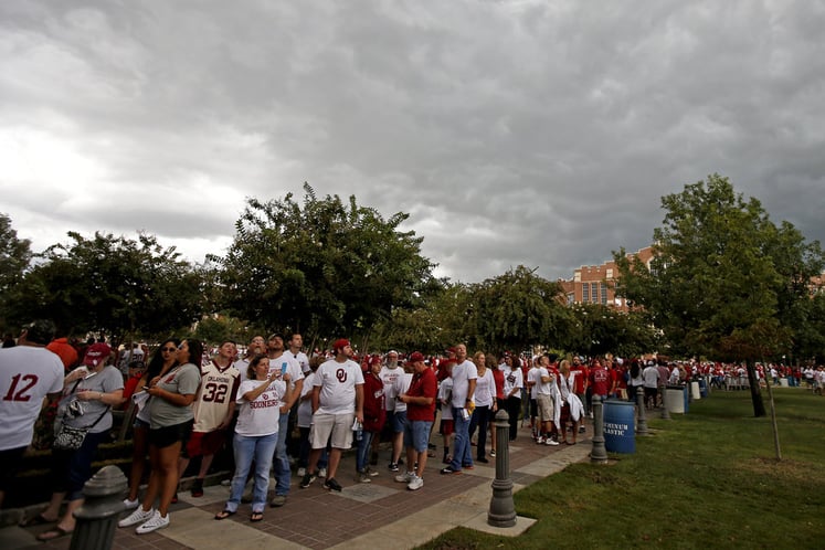 Fans line up for Sooner's football game