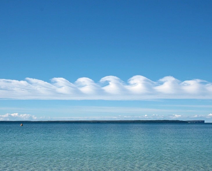 Kelvin-Helmholtz Wave Clouds