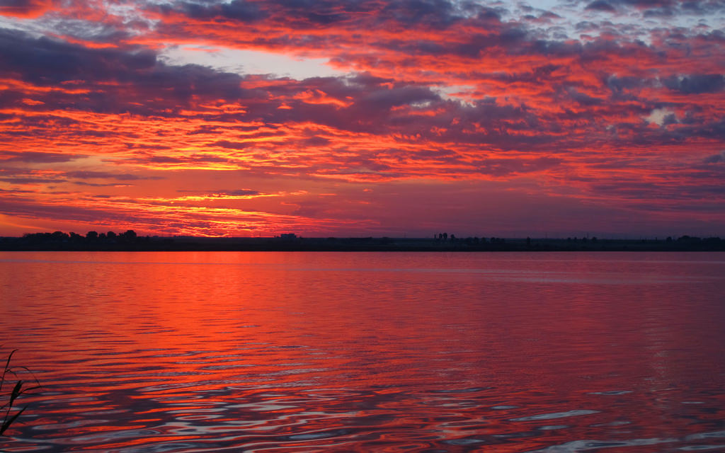 Are the Wildfires Out West Creating More Colorful Sunsets?